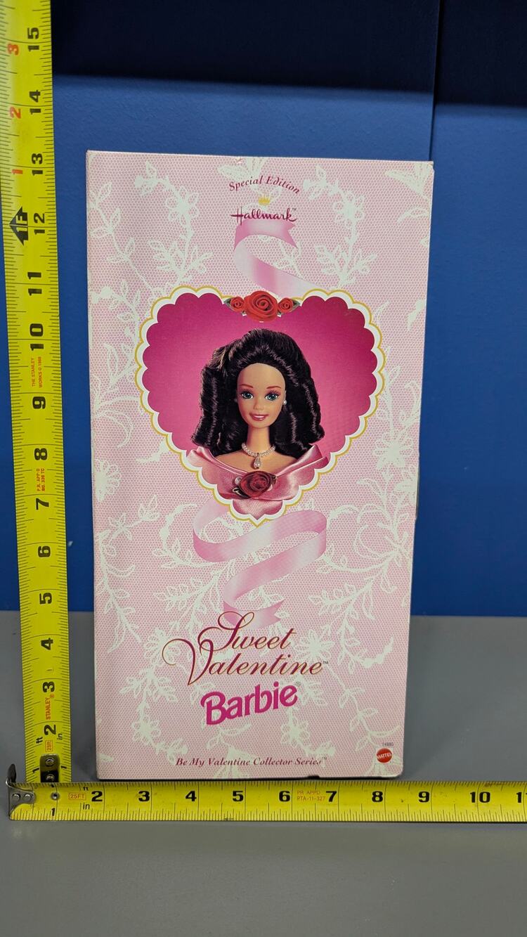 Mattel Hallmark Sweet Valentine Barbie 1995 Special Edition NRFB #14880